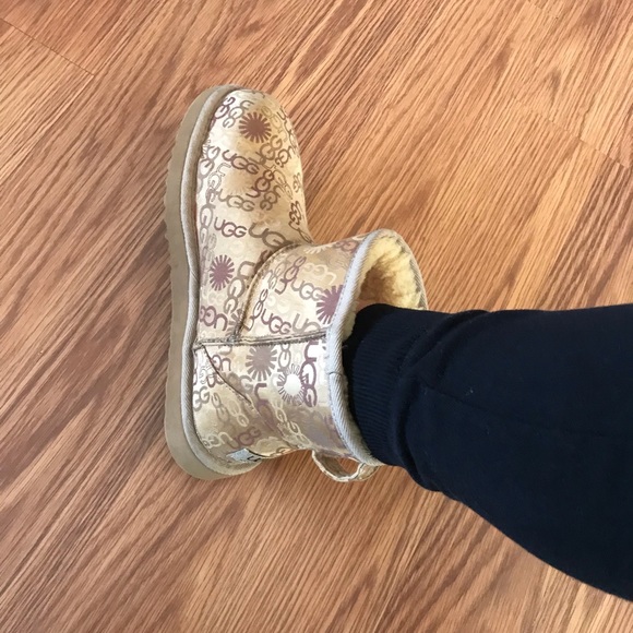 Ugg boots - Picture 7 of 7